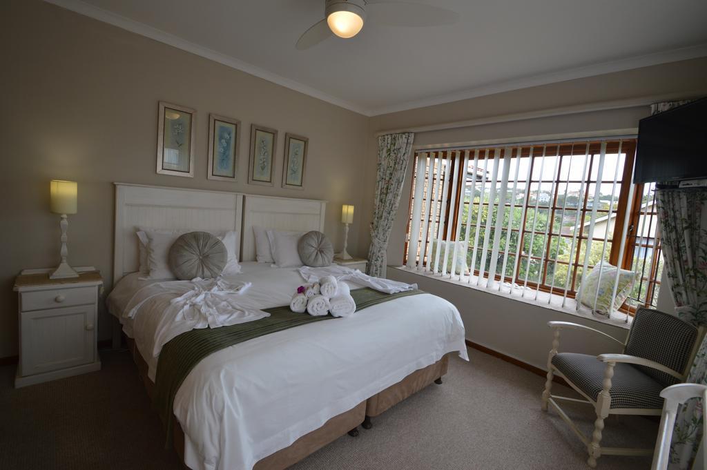 Bayside Lodge Garden Route B&B เพลตเตนเบิร์กเบย์ ภายนอก รูปภาพ