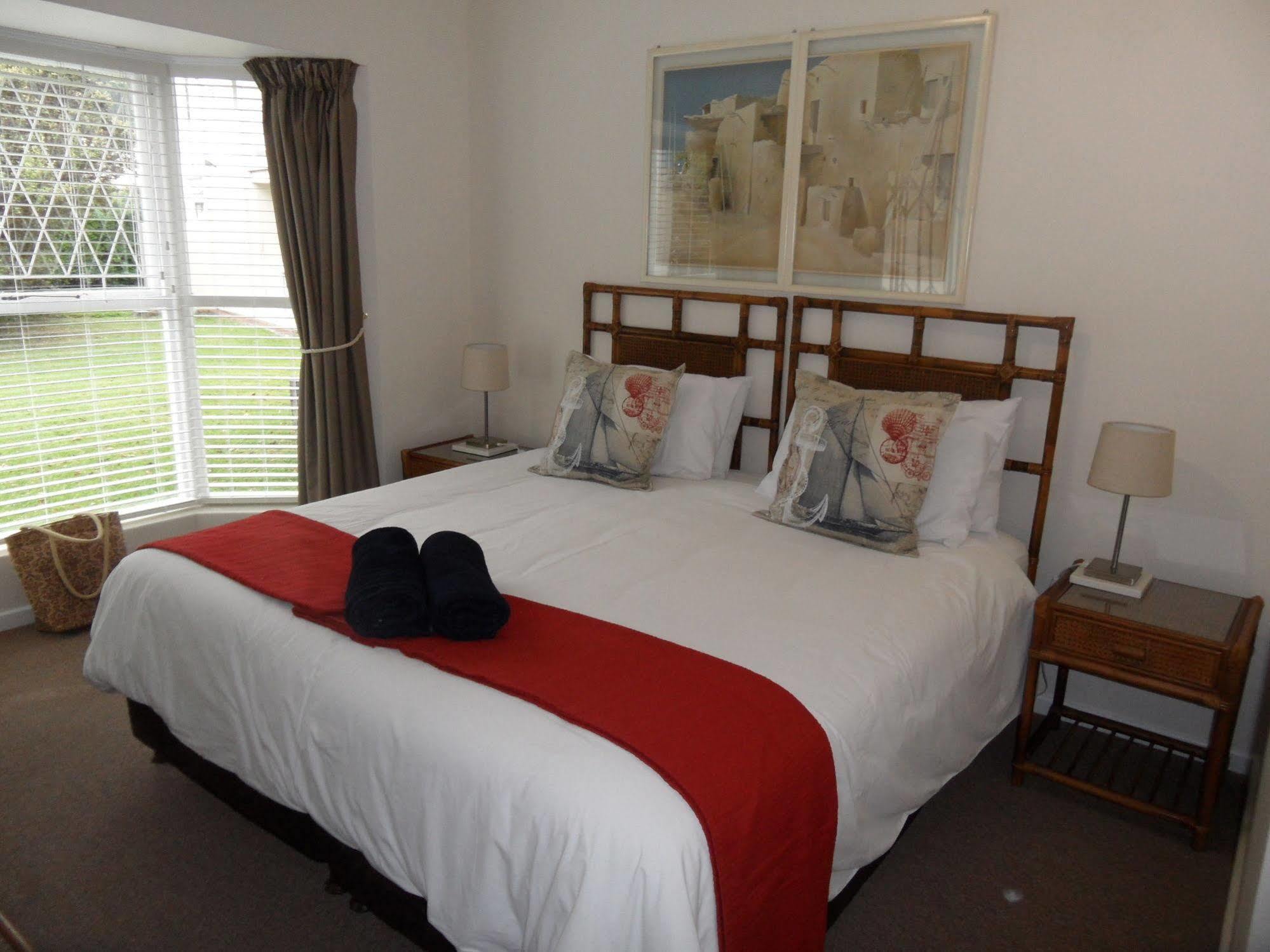 Bayside Lodge Garden Route B&B เพลตเตนเบิร์กเบย์ ภายนอก รูปภาพ