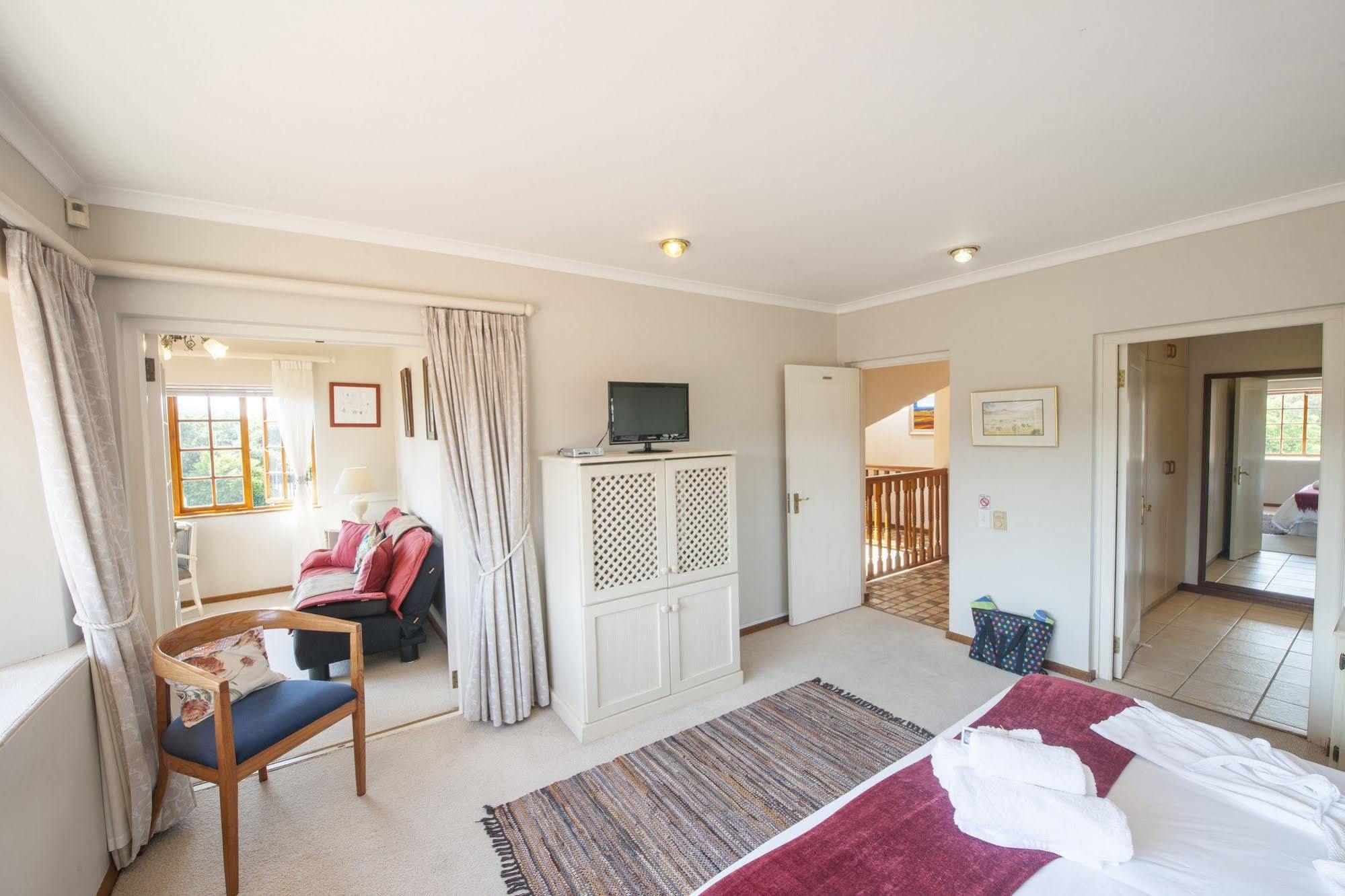 Bayside Lodge Garden Route B&B เพลตเตนเบิร์กเบย์ ภายนอก รูปภาพ