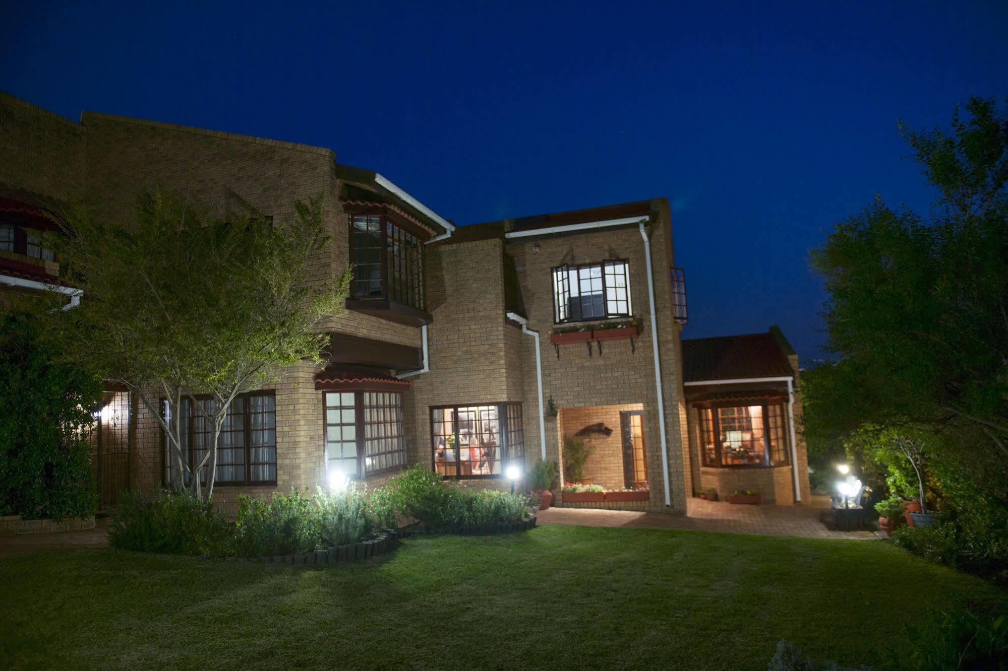 Bayside Lodge Garden Route B&B เพลตเตนเบิร์กเบย์ ภายนอก รูปภาพ