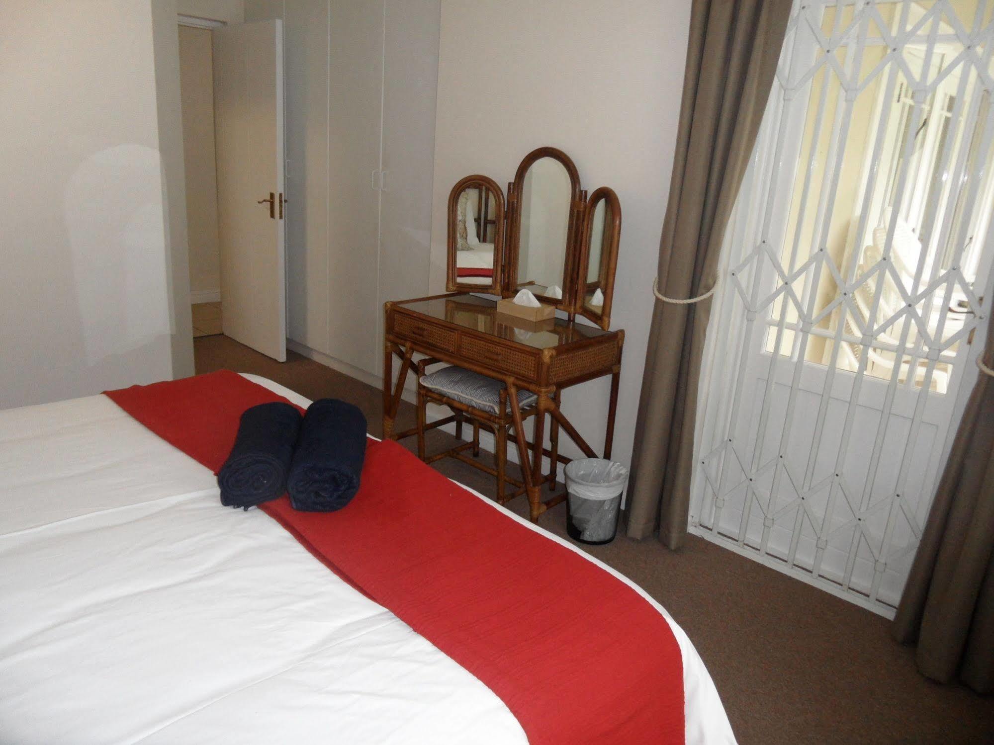 Bayside Lodge Garden Route B&B เพลตเตนเบิร์กเบย์ ภายนอก รูปภาพ